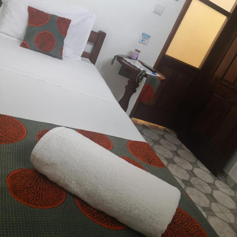 Micaval Residential Bed and Breakfast Σάο Τομέ Εξωτερικό φωτογραφία